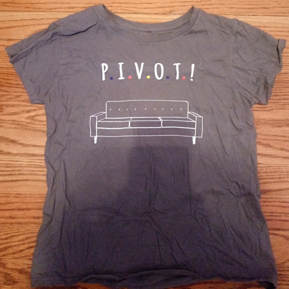 Pivot tee from the show Friends